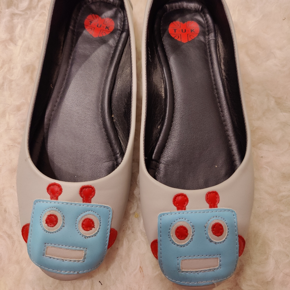Robot flats